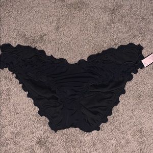 NWT frilly bikini bottoms!